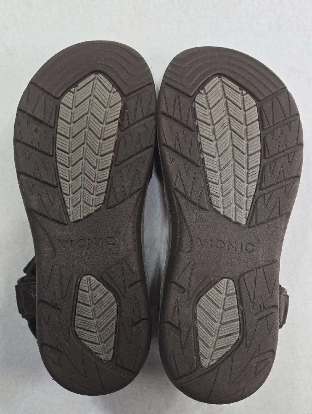 Vionic Canoe Leo Backstrap Sandal in Brown Leather